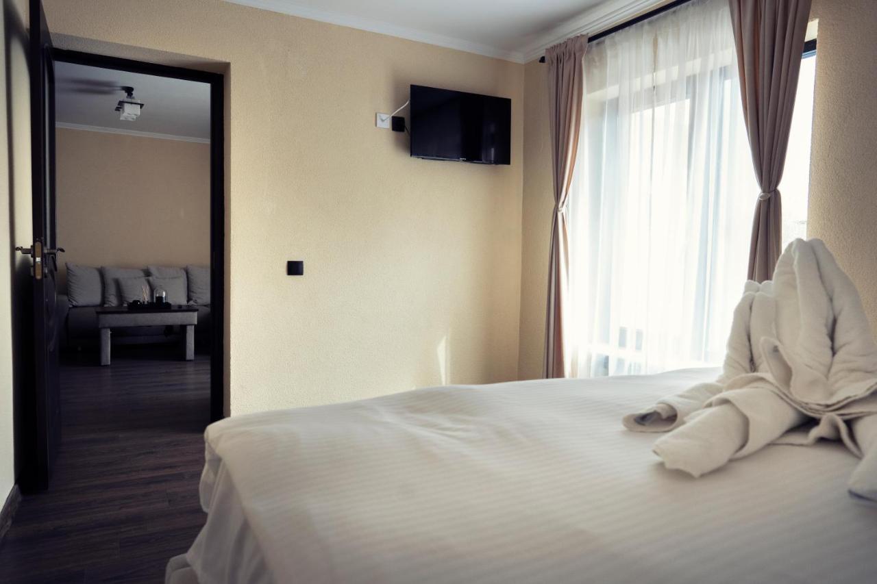 London Apartments Vaslui Zewnętrze zdjęcie